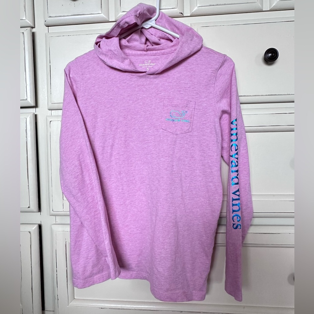 Vineyard Vines Pink LS Hooded tee